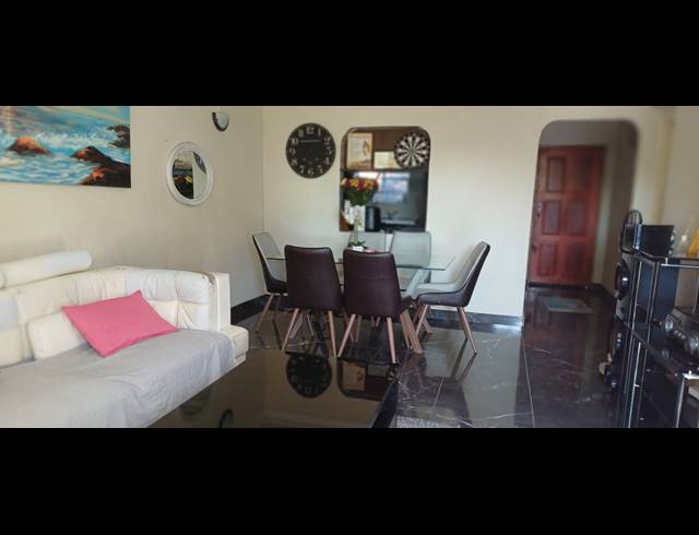 2 BEDROOM TOWNHOUSE FOR SALE IN BLACKHEATH